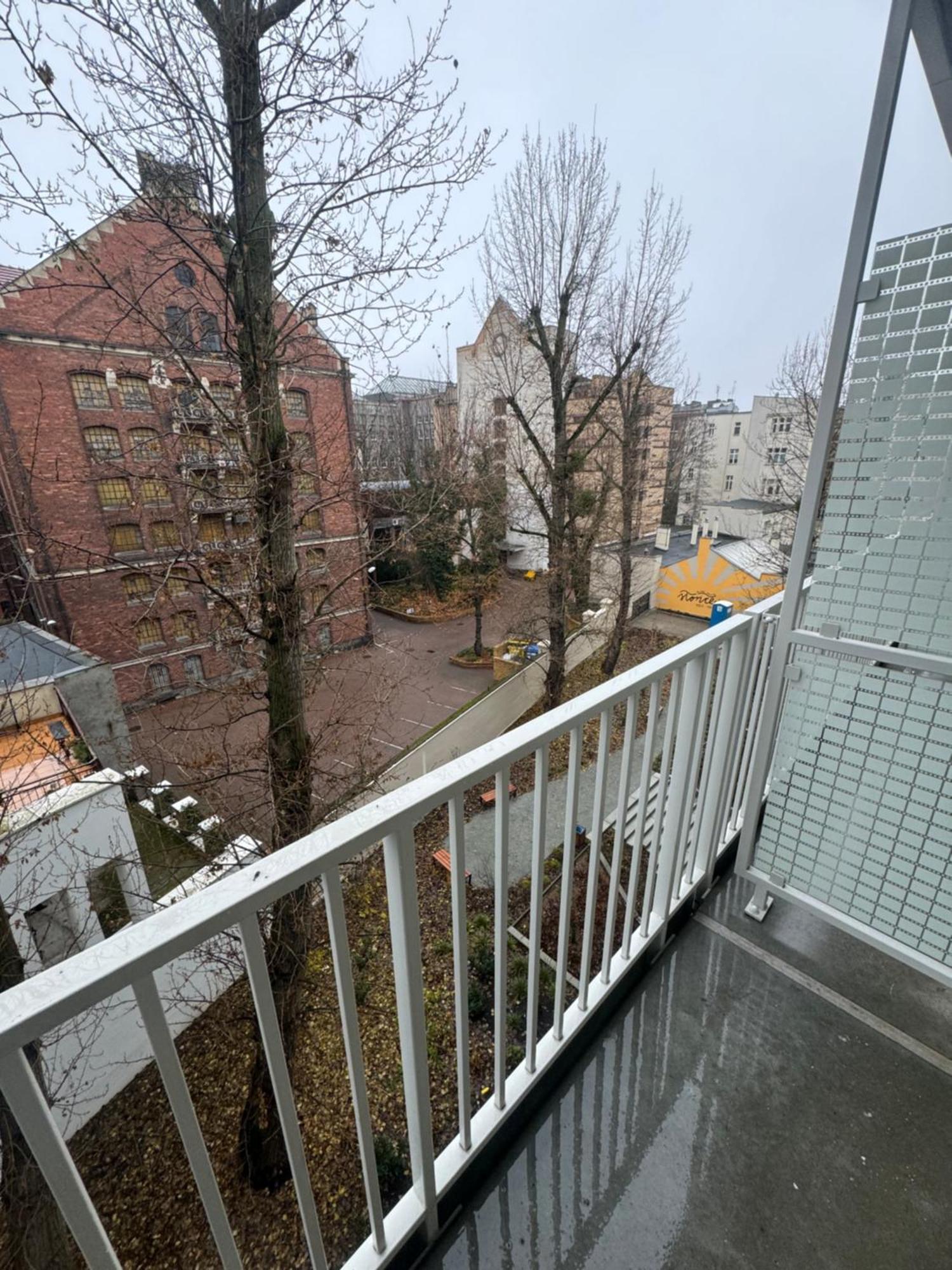 Apartament Przy Placu Wolnosci Poznan Luaran gambar