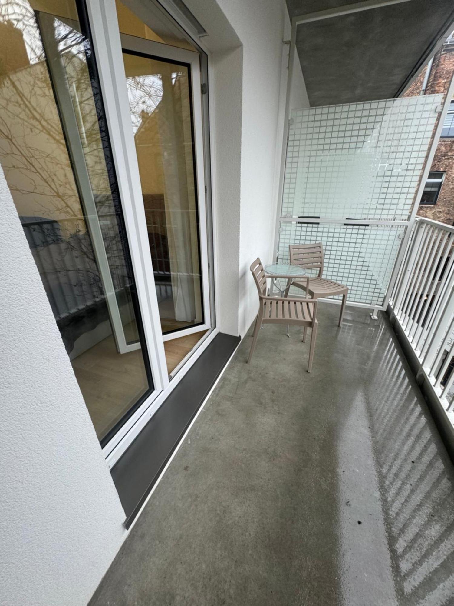 Apartament Przy Placu Wolnosci Poznan Luaran gambar